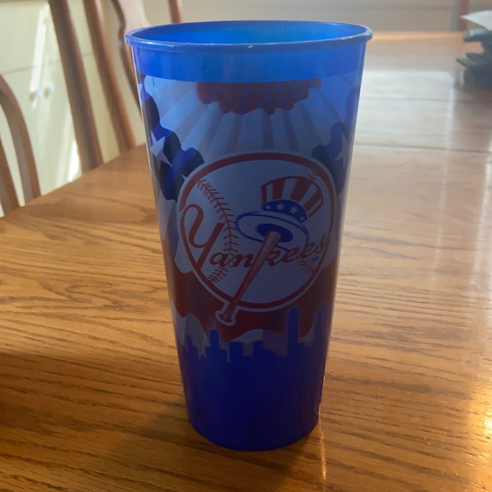 New York Yankees plastic drinking cup